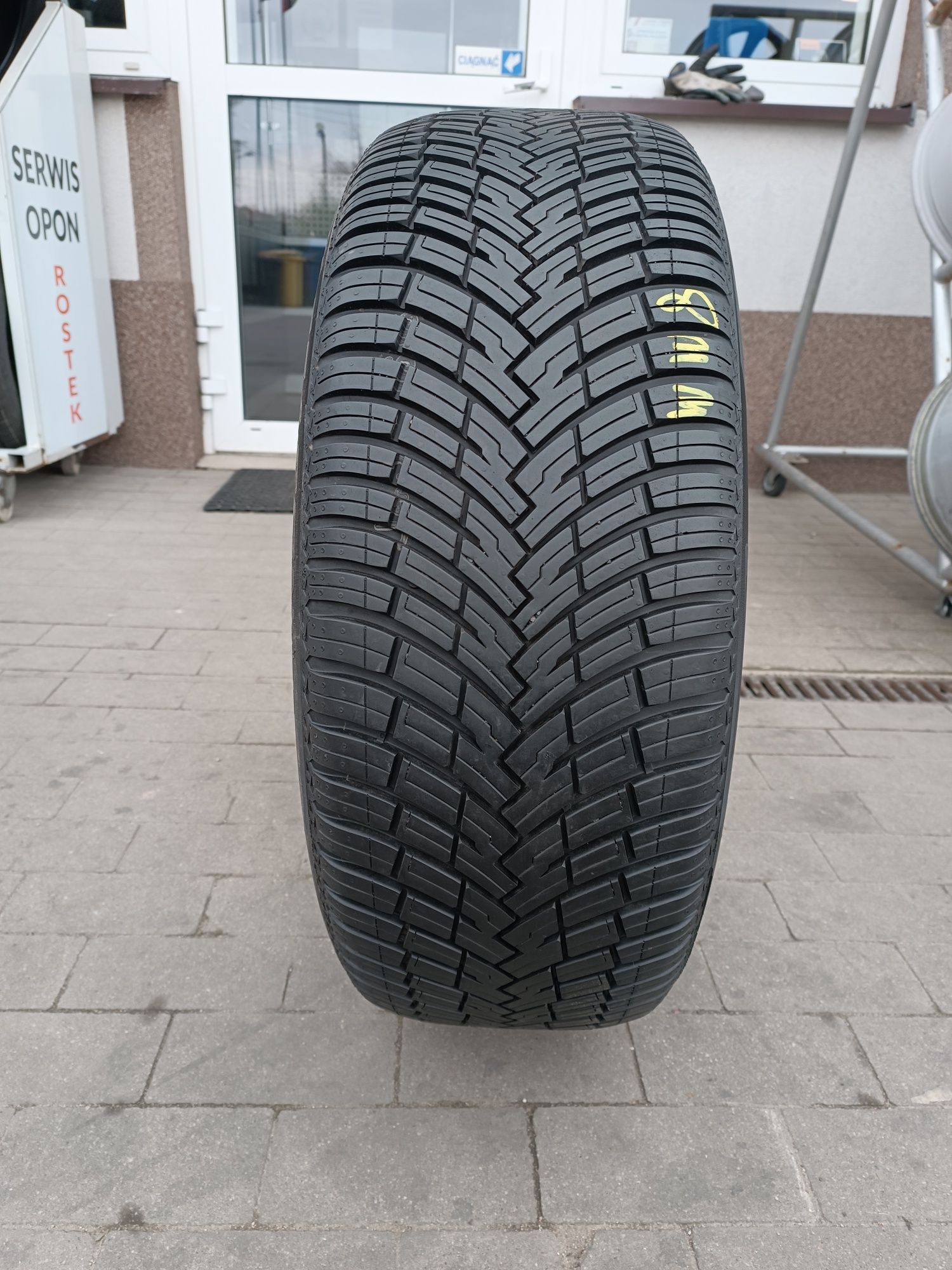 235/55R19 Pirelli All season SF2 M+S