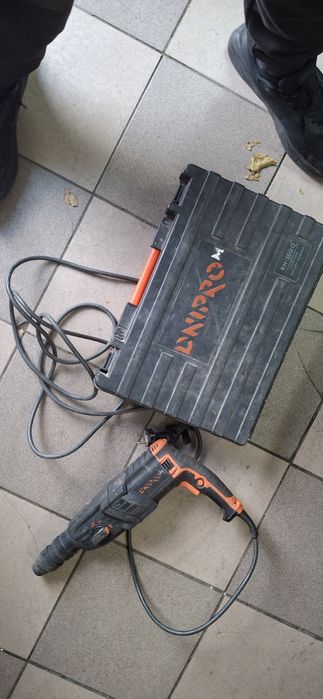 перфоратор Dnipro-M RH-100Q.