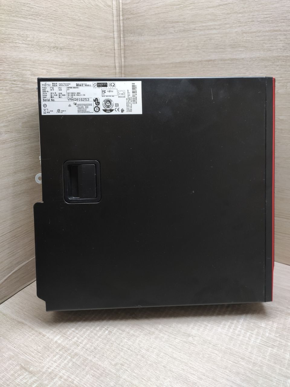 Fujitsu Esprimo D556 (intel i3-6100/8gb ddr4)