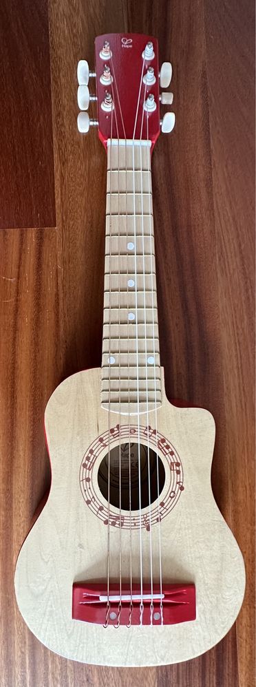 Guitarra de criança da Hape