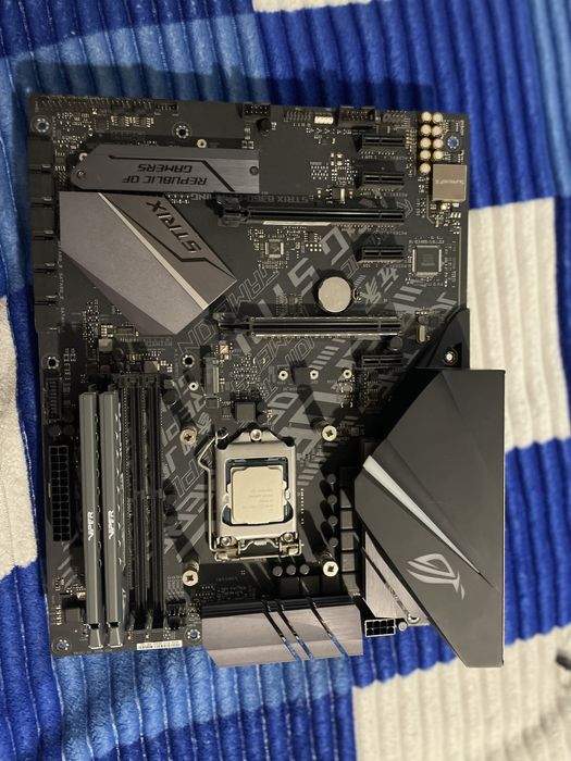 Ігровий комплект i5-9400f+asus rog strix b360 f +16gb ddr4