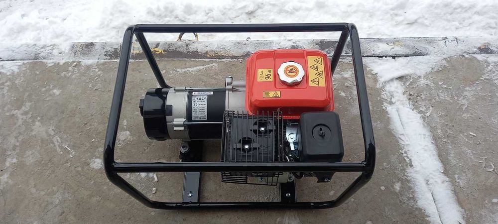 Бензиновий генератор YATO YT 85453 2.5 кВт, 1 фаза, ручний стартер