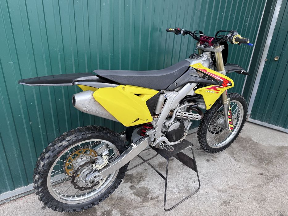 Suzuki rmz 450 motocross