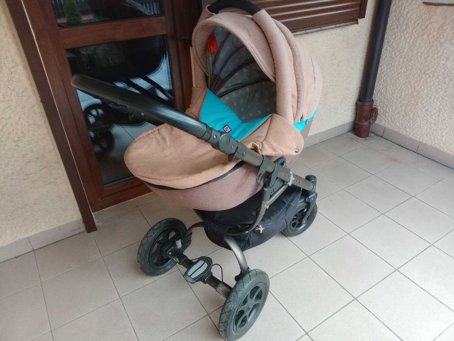 Łóżeczko i wózek niemowlęcy