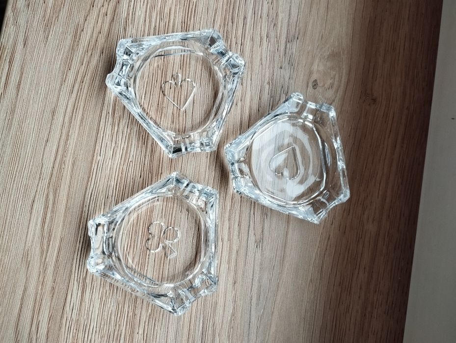 szkło kryształowe pik, trefl, serce popielniczki 3 szt