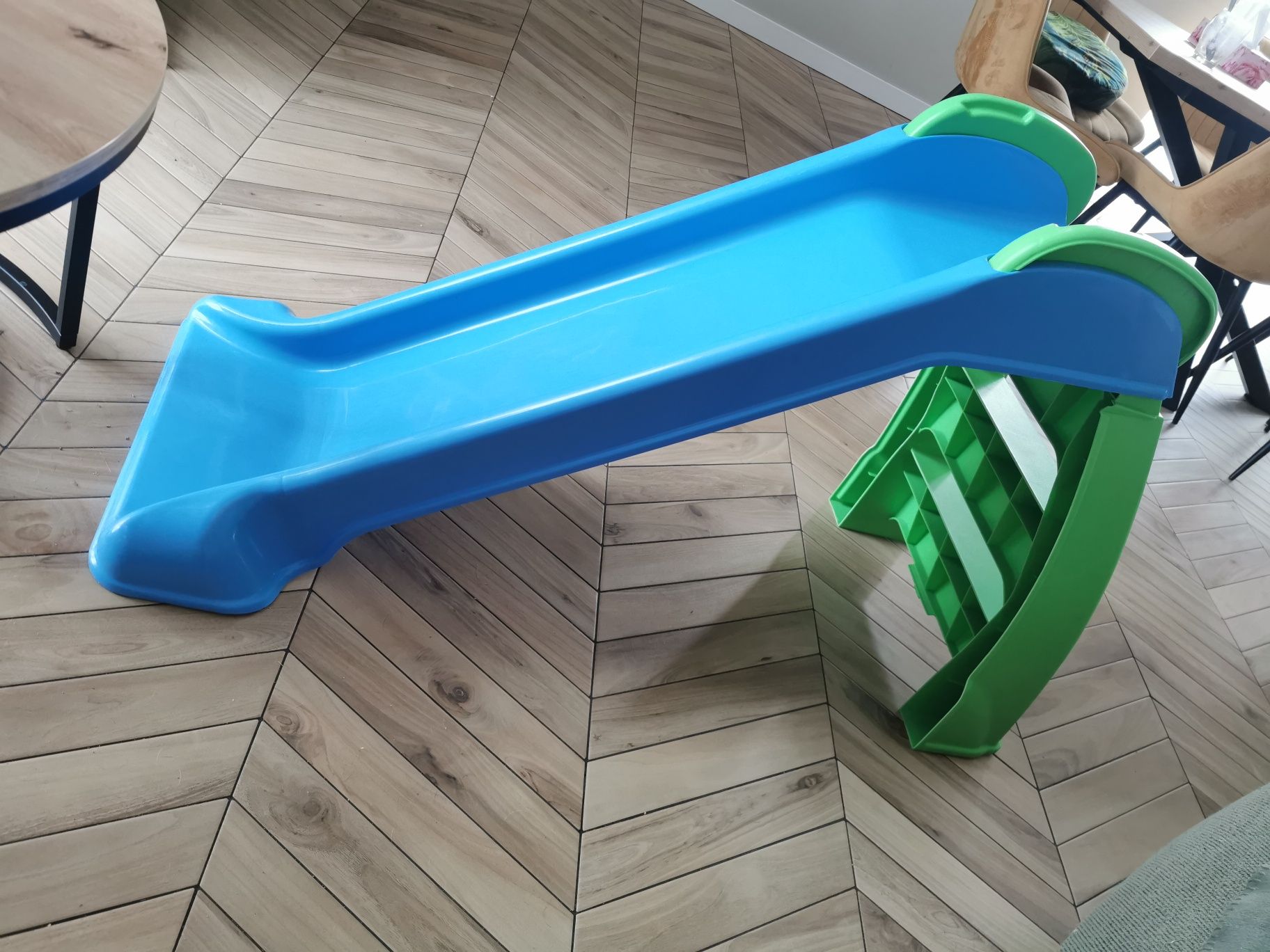 Zjeżdżalnia Little tikes