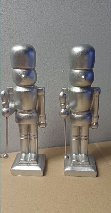 Різдвяна декоративна фігурка Лускунчик