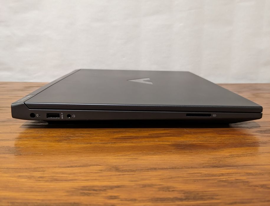 HP Victus 15 RTX4060 R7 8845HS 16RAM 1TB ssd