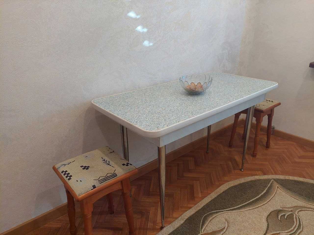 Продам кухоний стіл 120*60