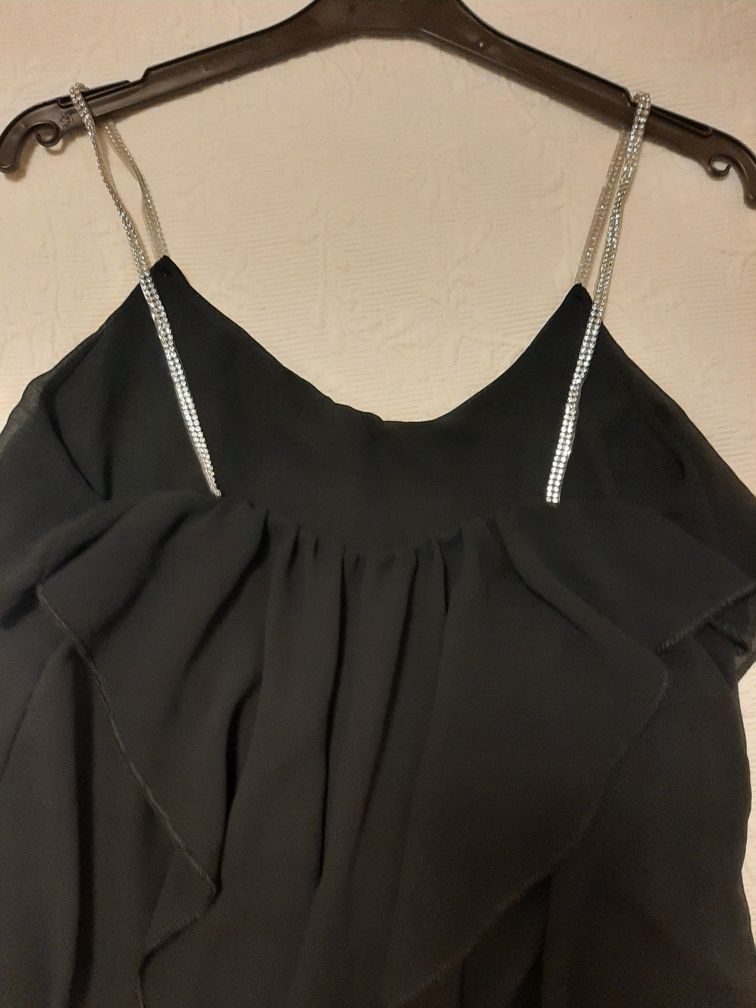 Blusa /Top  preto de alças com uns brilhantes