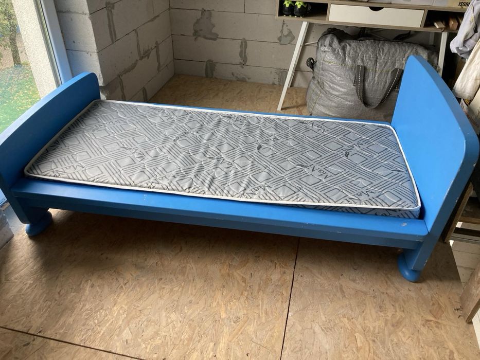 Ліжко дереаʼяне дитяче