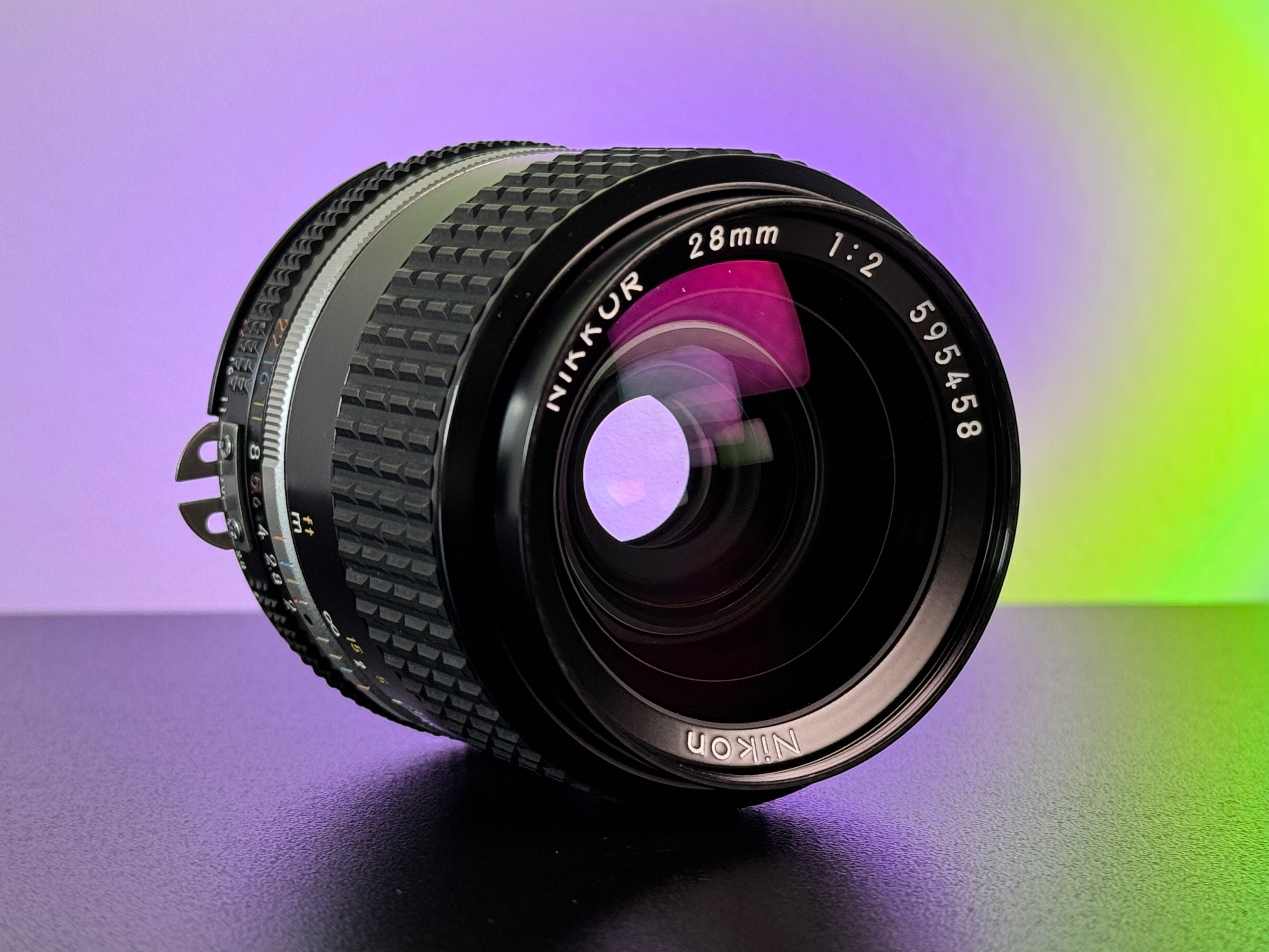 Nikkor 2.0/28mm AiS - Nikon F