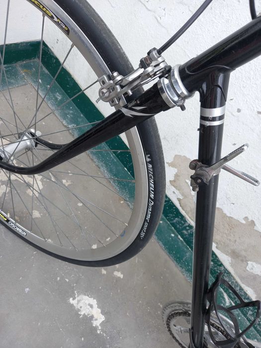 Bicicleta vintage restaurada - estrada / urbana