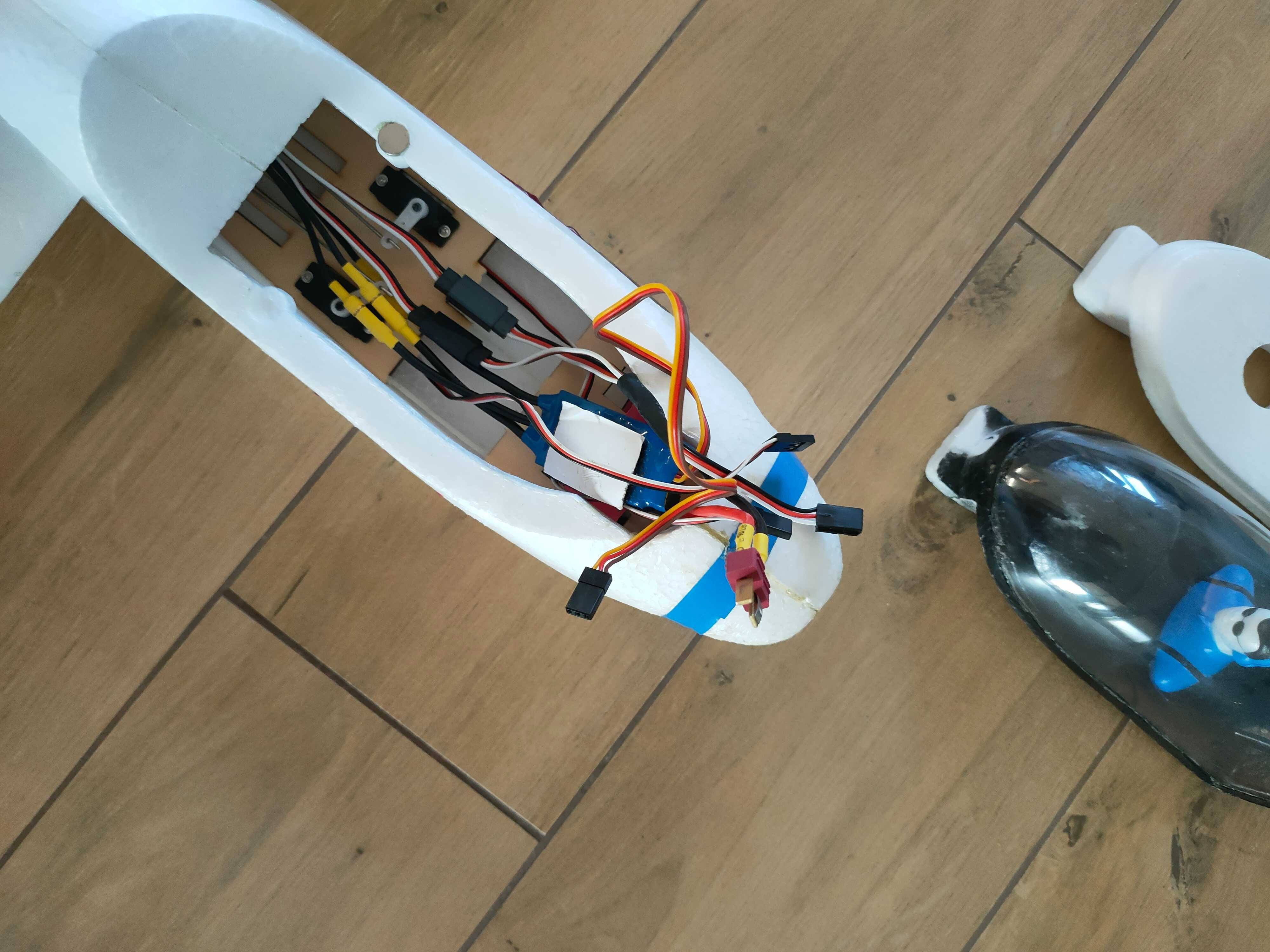 Samolot RC Sky Surfer X8 motoszybowiec 1480mm PNP EPO