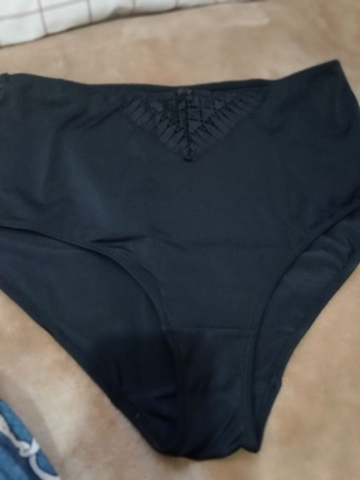 Трусики черние 50-52р.