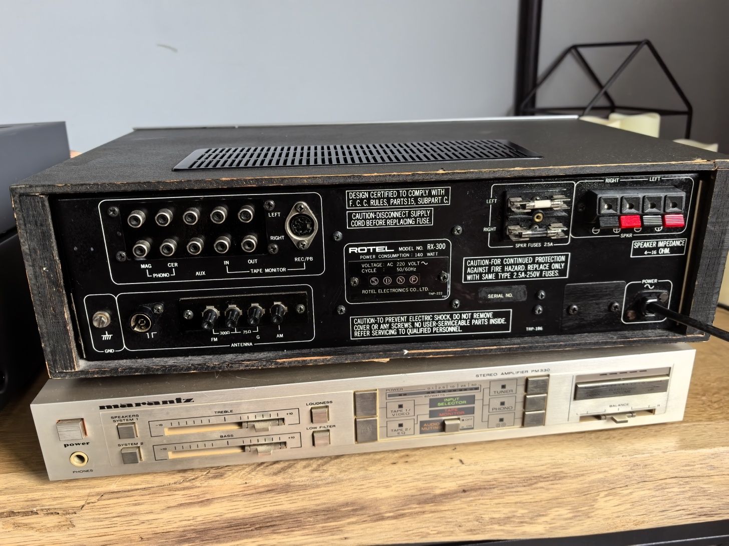 Amplituner Rotel RX 300