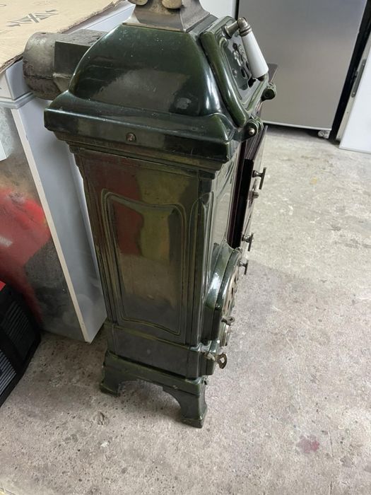 Старовина дровʼяна піч «буржуйка»