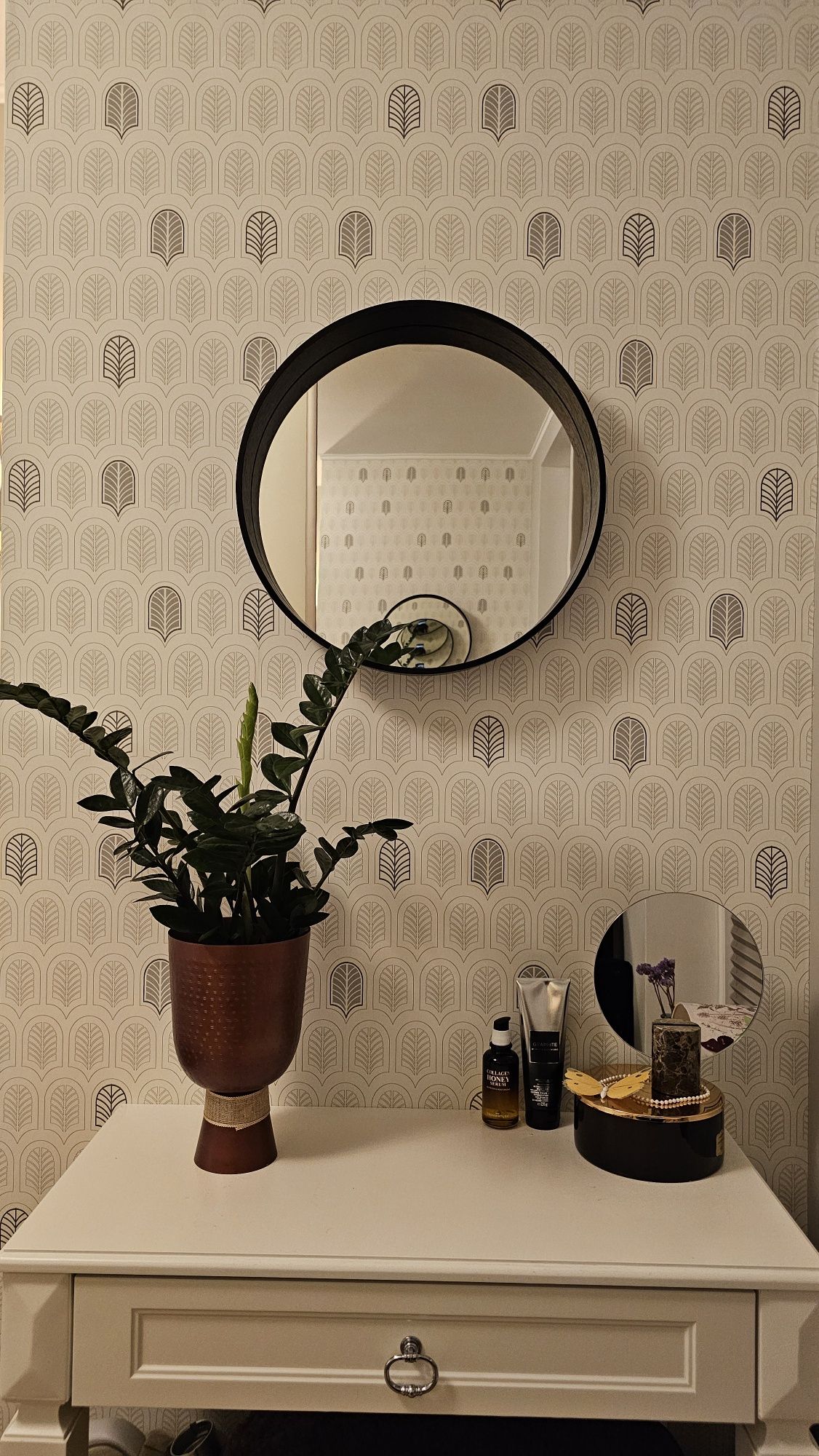 Nowe lustro 50 cm w głębokiej czarnej ramię