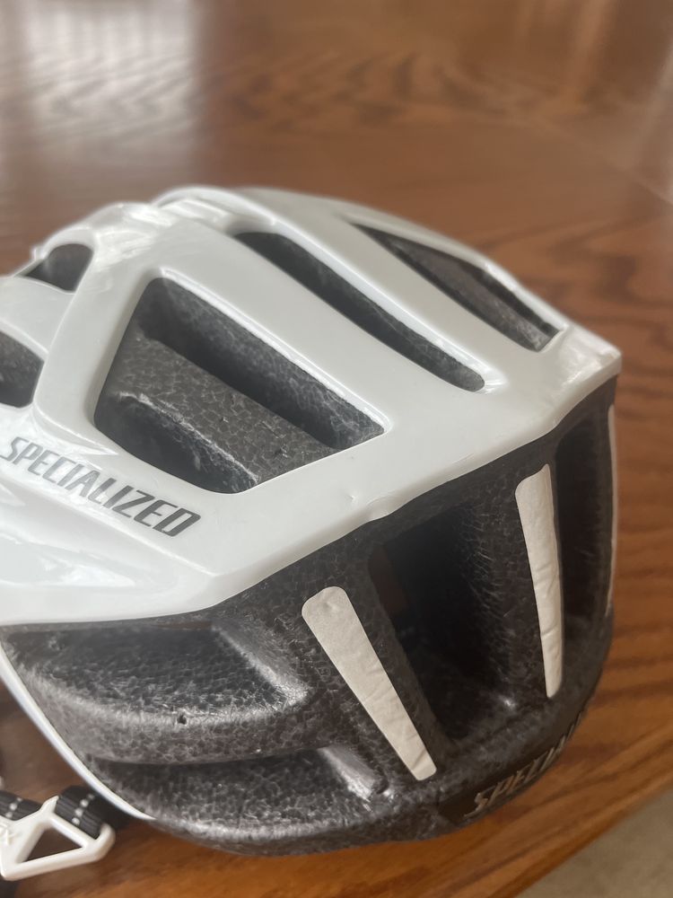 Kask rowerowy specialized