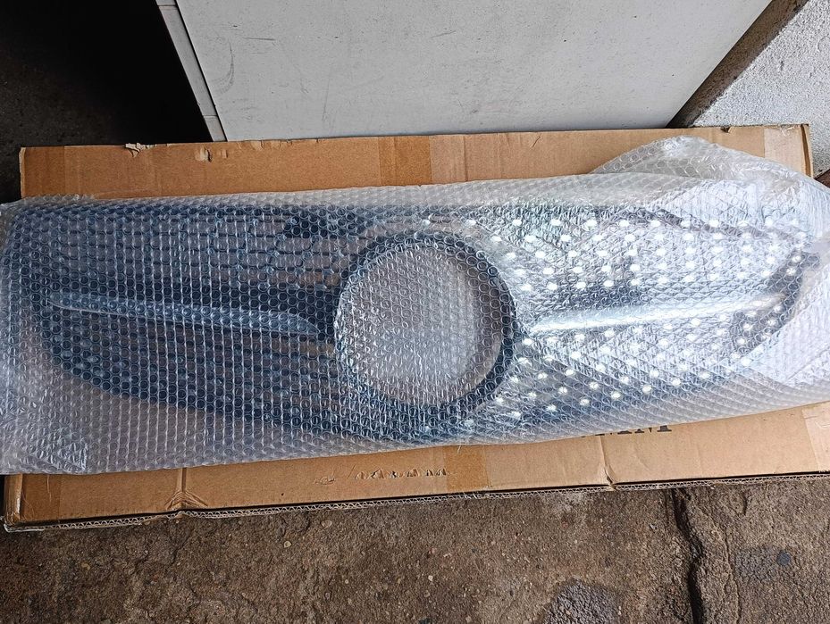 Grill Atrapa Przód Osłona chłodnicy Mercedes W204 Diamond Chrom Tuning