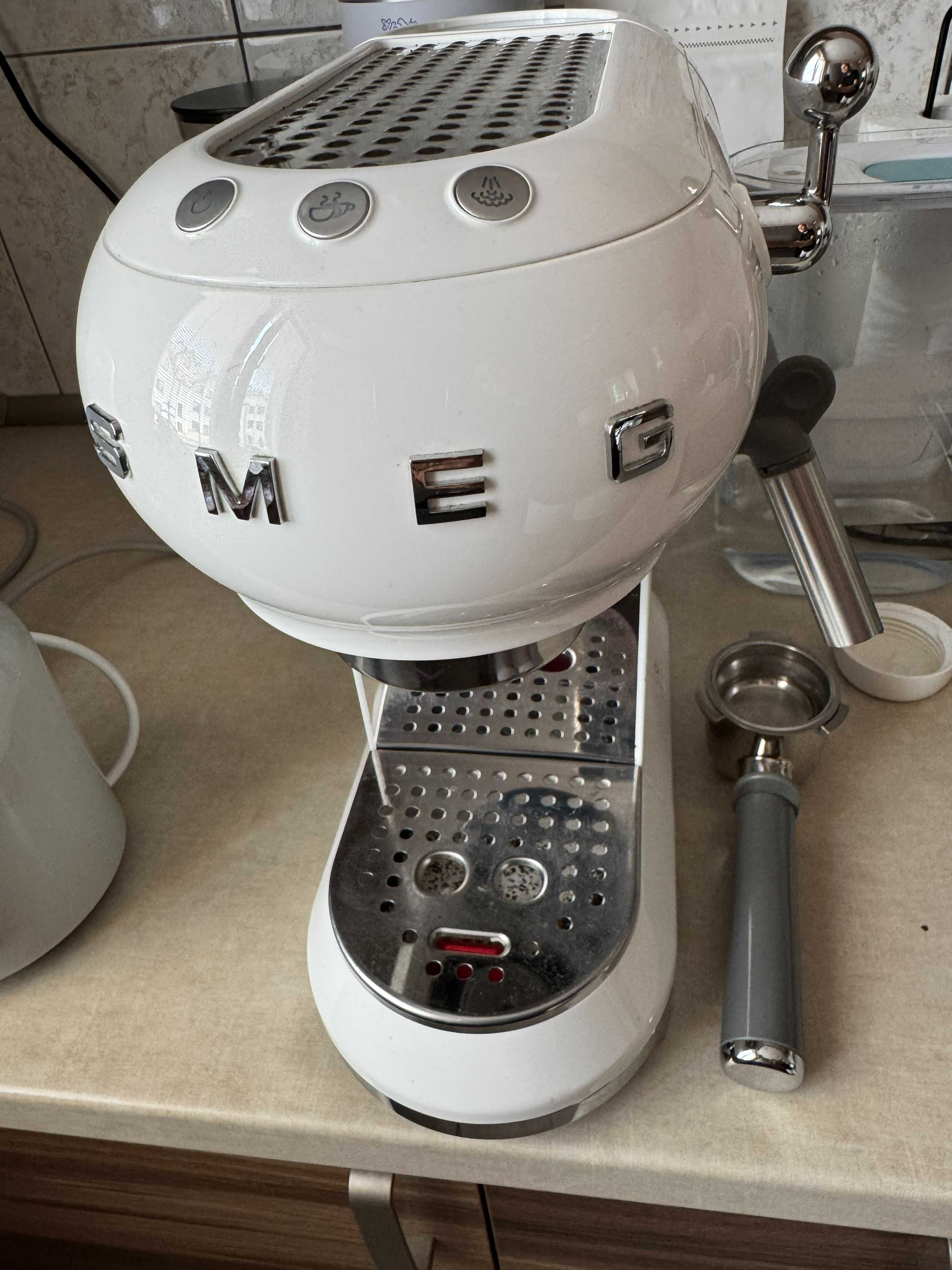 Smeg - Ekspres do kawy