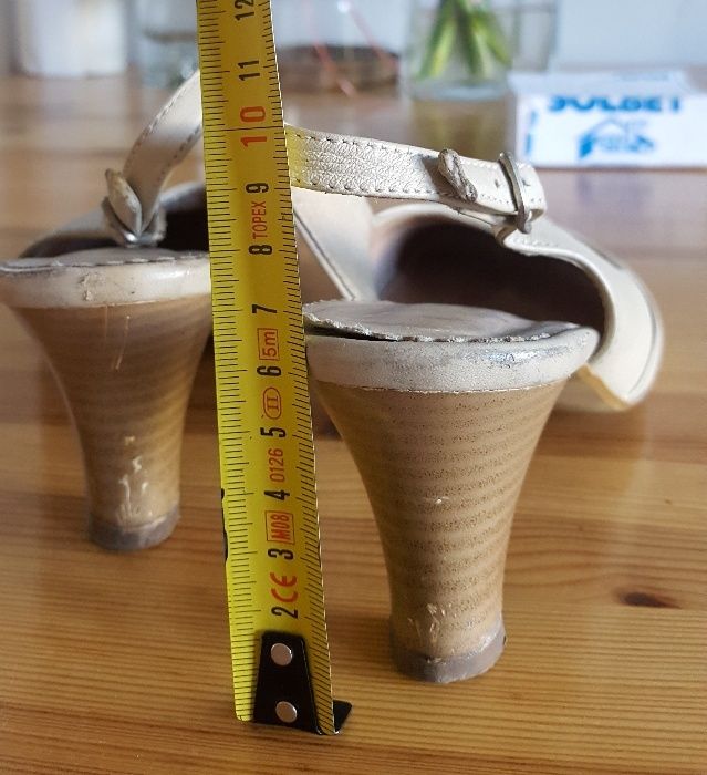 buty letnie wiosenne na obcasie czółenka bez pięty 40 ecru skóra