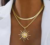 Colar de pingente de sol dourado