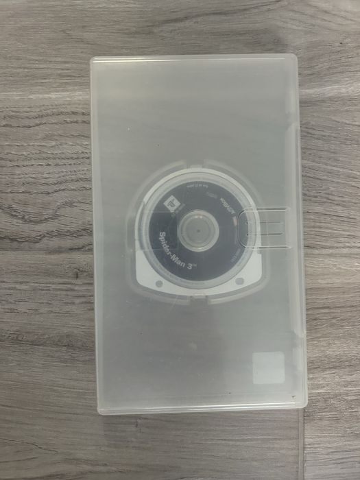 Jogos PSP (4 unidades, capas do disco danificadas)