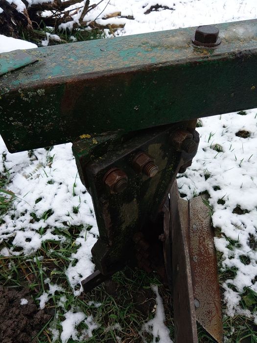 Продам плуг плн 3 35 0деський в хорошому стані, все в оригіналі деталі