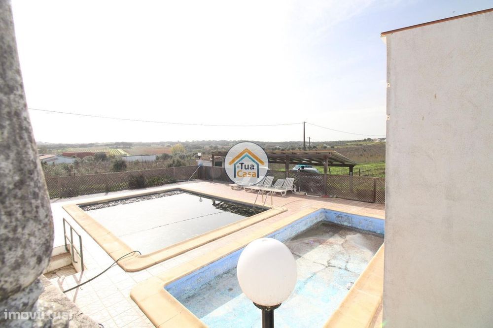 Quinta T4 com 18.750 m2 de Terreno em Redondo