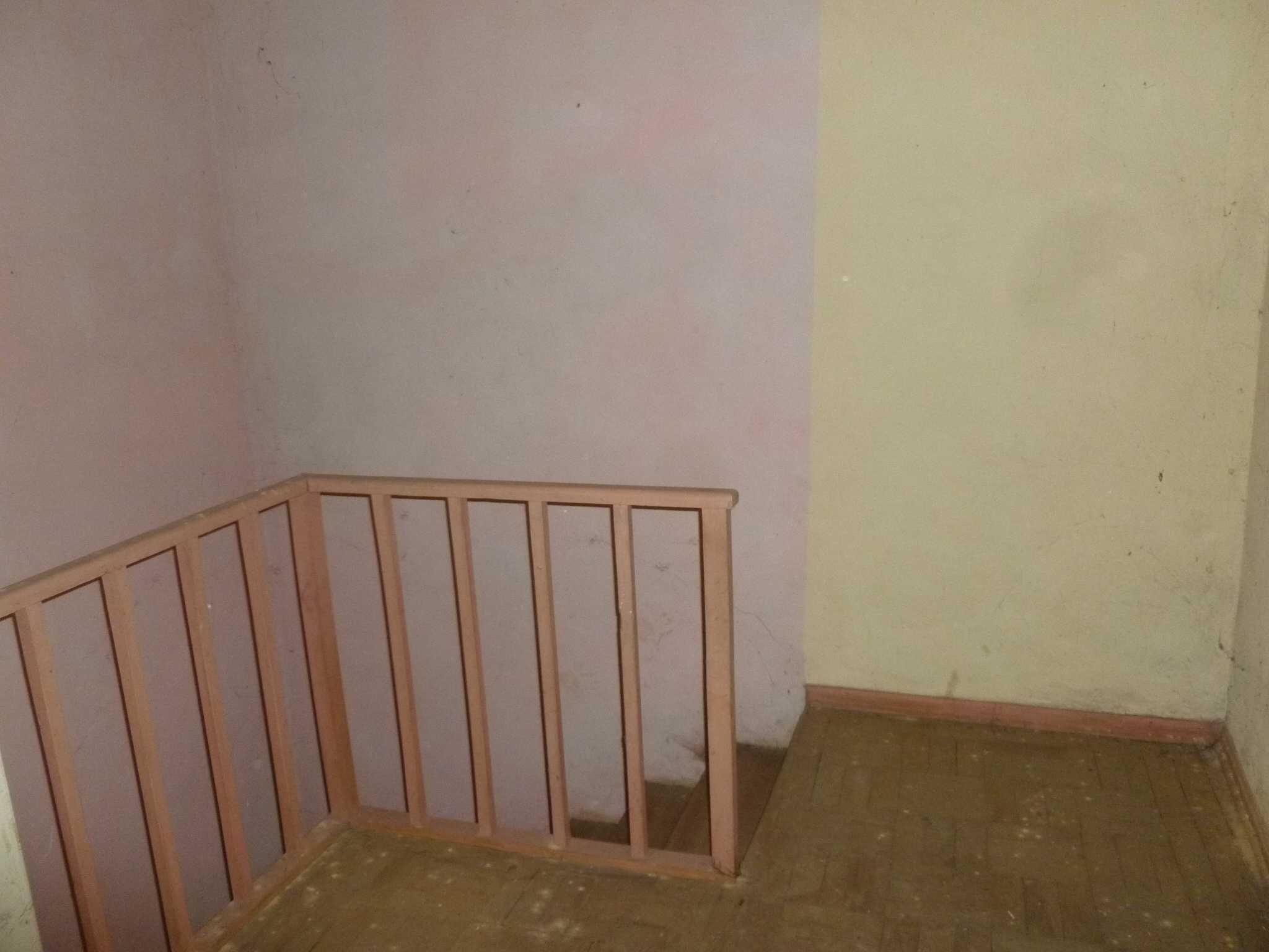Vende-se moradia