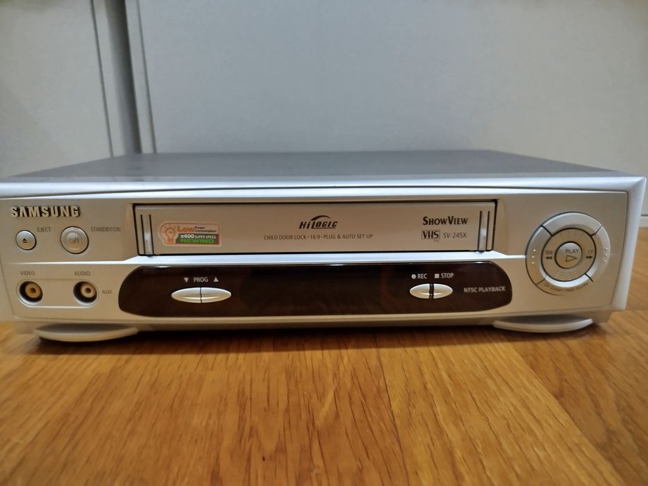 Leitor de cassetes da Samsung. Encontra-se em ótimo estado.