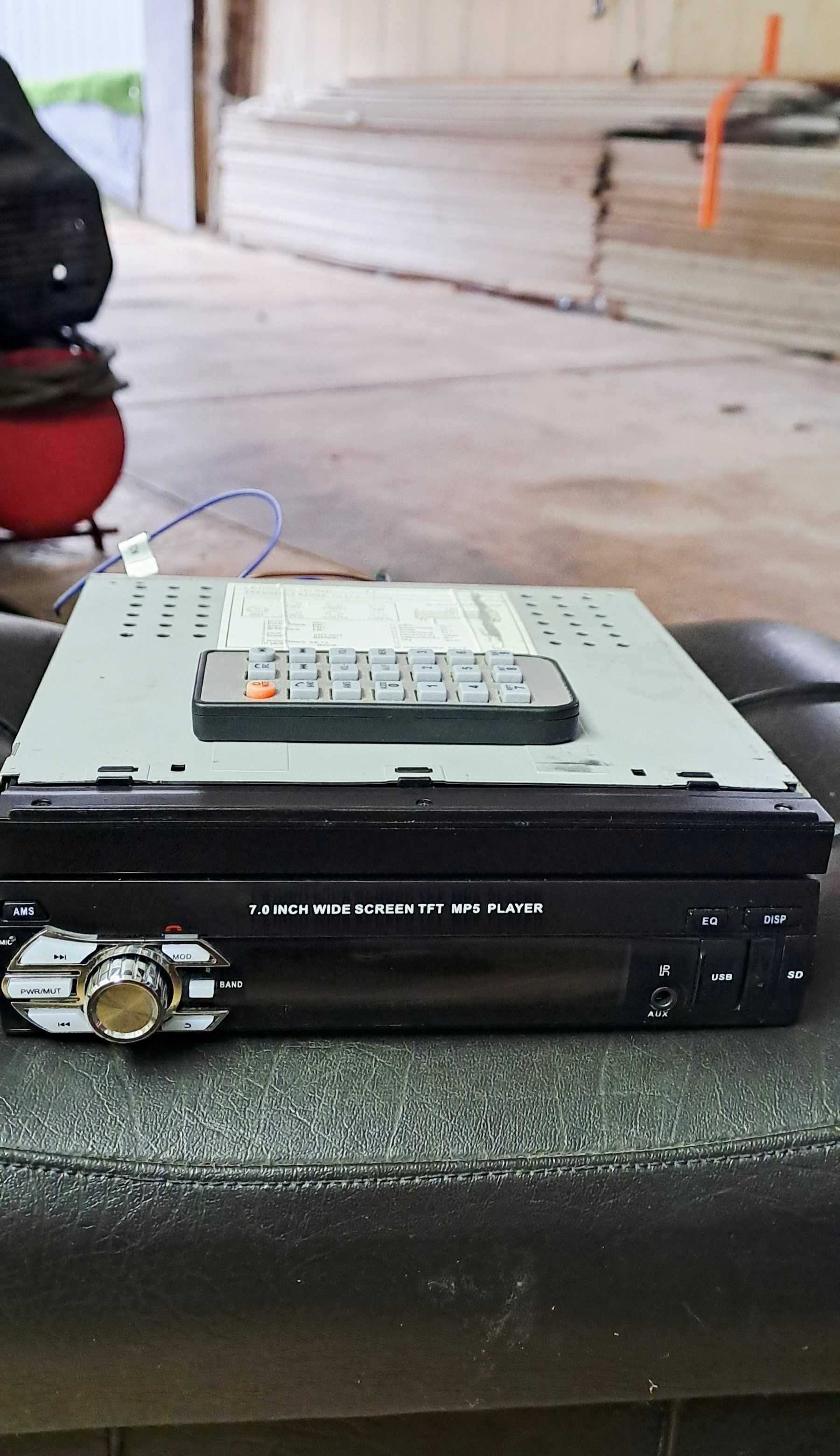 Radio samochodowe 1 din z wysuwanym ekranem