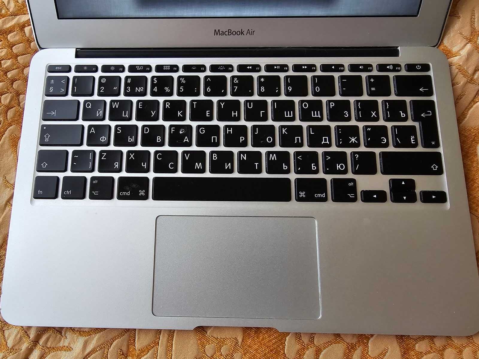 Продається Macbook Air 11" A1465 MD711 офіційний один власник