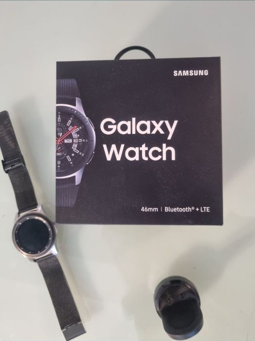 Samsung Galaxy Watch - 46mm
Bluetooth + LTE

O relógio segue na caixa