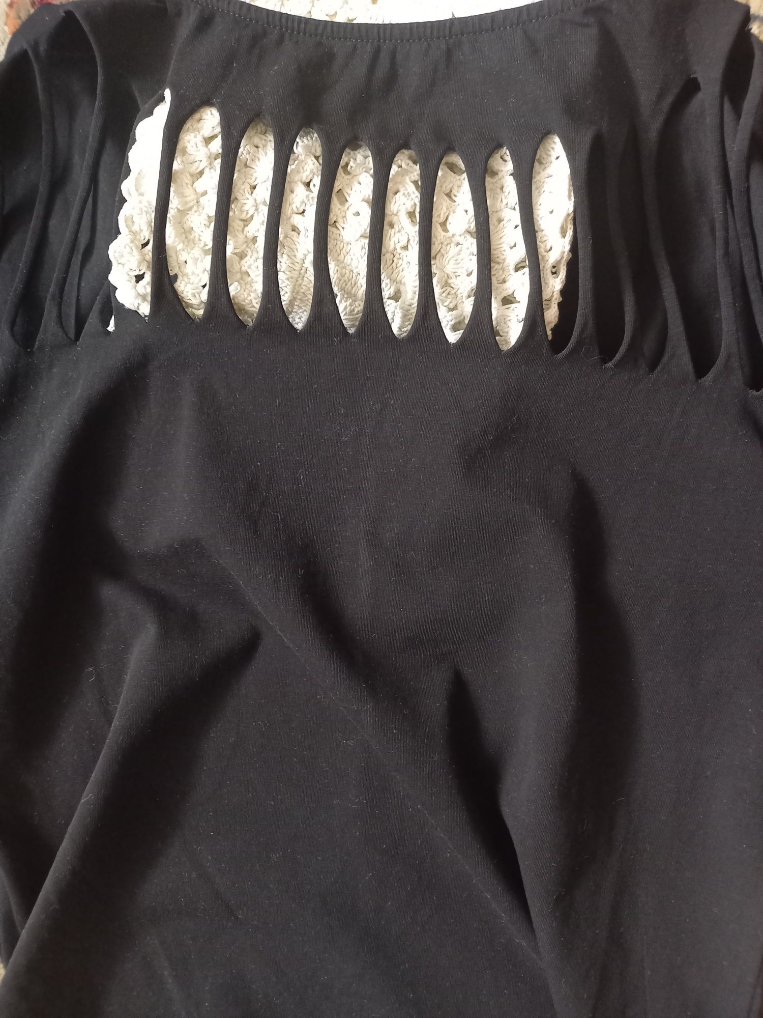 Czarny t-shirt z kimonko rękawkiem firma  Latynka rozmiar L