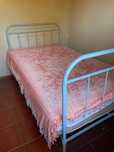 Cama antiga em ferro