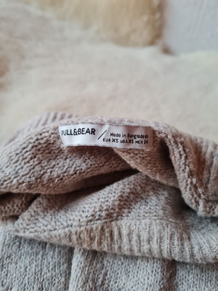 Sweter golf damski oversize beżowy wiskoza elastan pull&bear