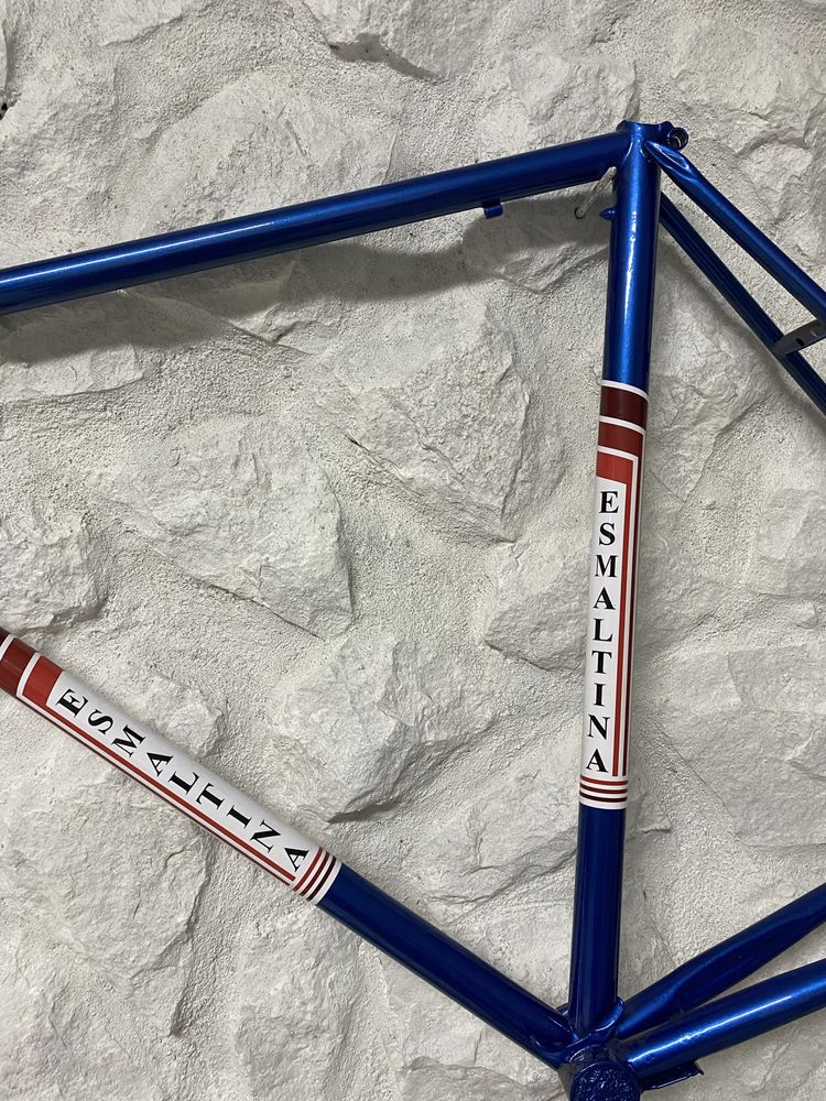 Quadro de bicicleta de ciclismo marca esmaltina, pintado de novo