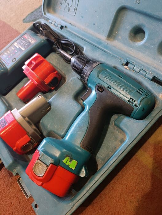 Makita 12v zestaw 3 baterie ładowarka