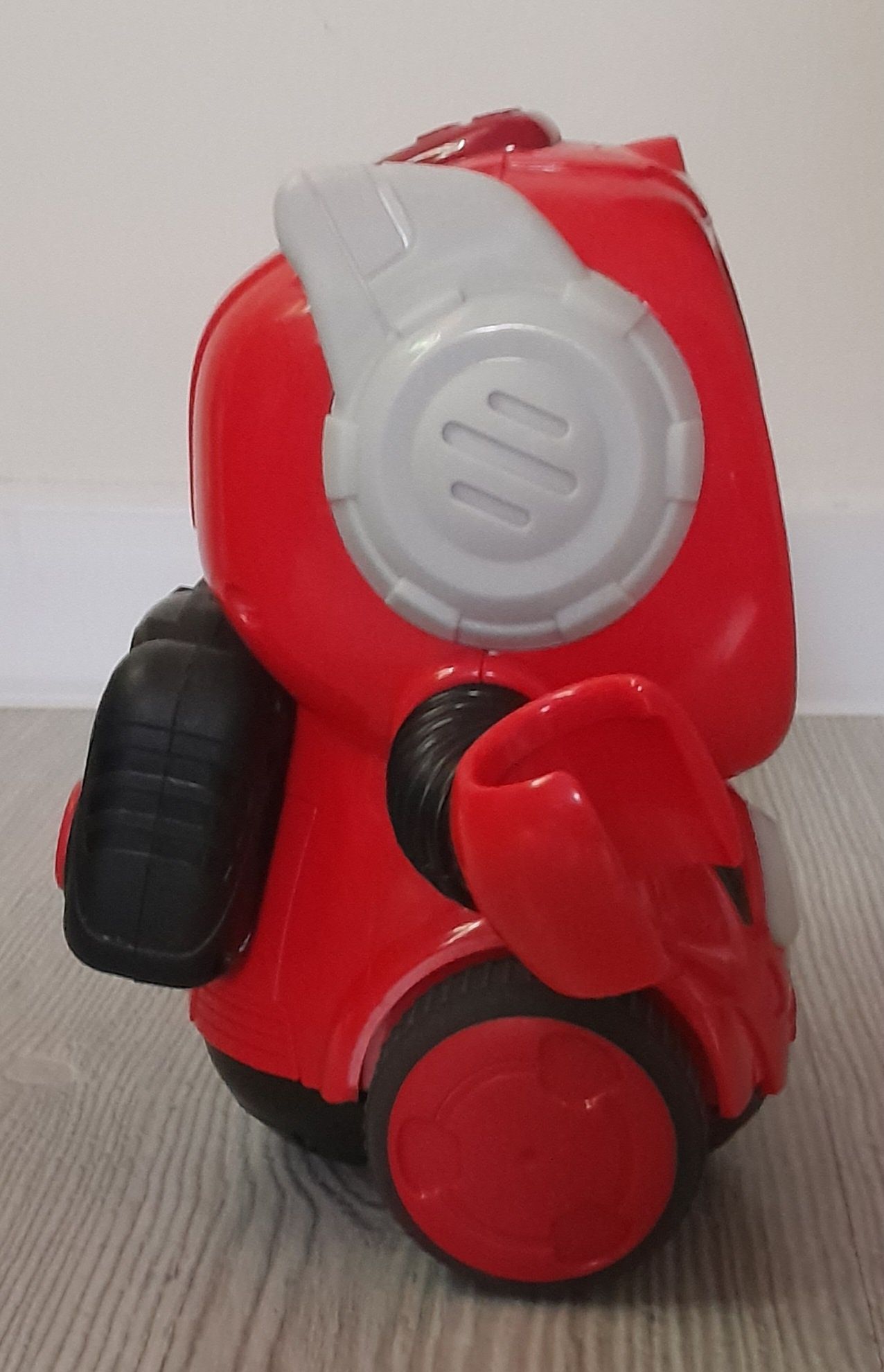 Interaktywny robot Smily
