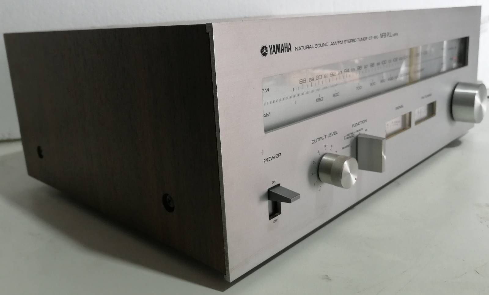 Vintage Yamaha CT-610 FM / AM tuner