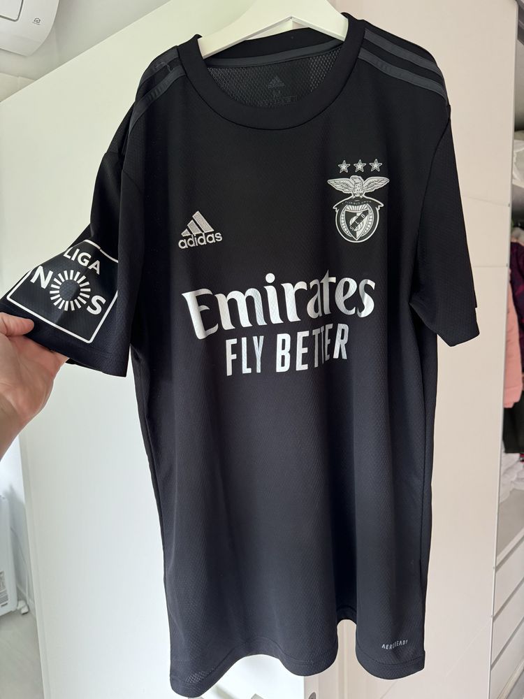 Vendo camisolas oficiais usadas pelos jogadores