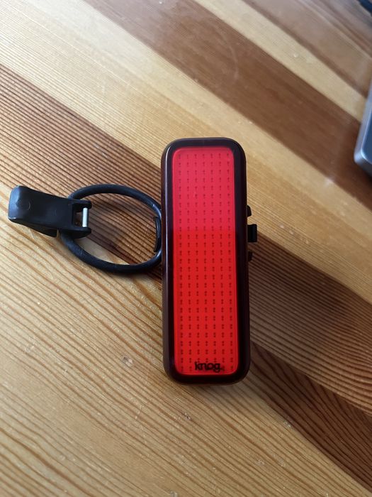 Lampka tylna tyl KNOG Blinder V Bolt LED USB