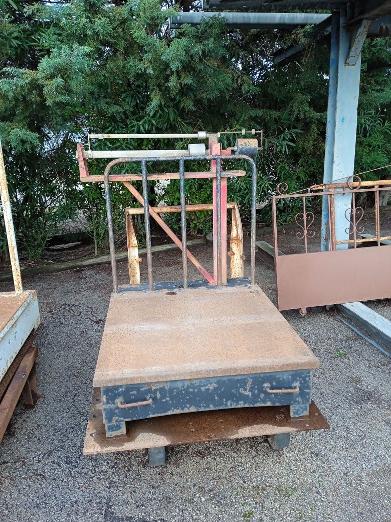 Vende-se balanças vário tamanho