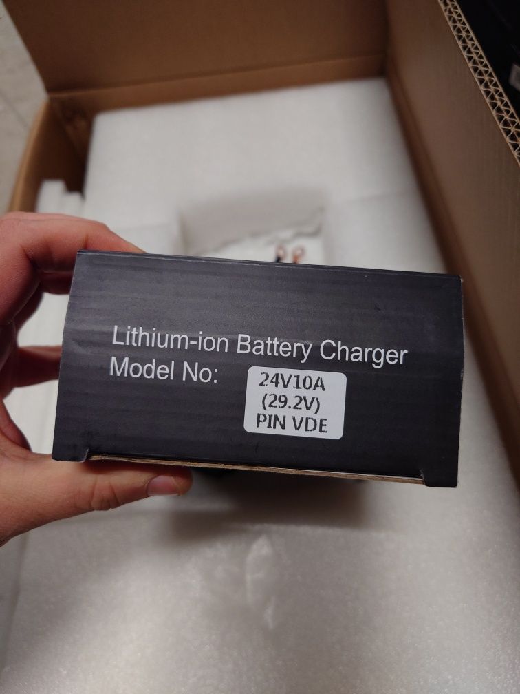 Батарея в зборі basen green LiFePo4 24V 100AH з BMS Smart Bluetooth