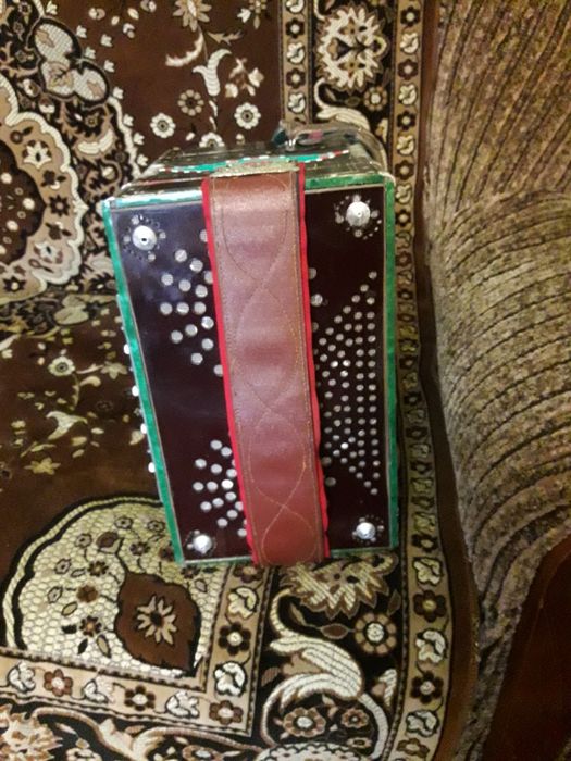 Продам заказную мастерскую гармонь