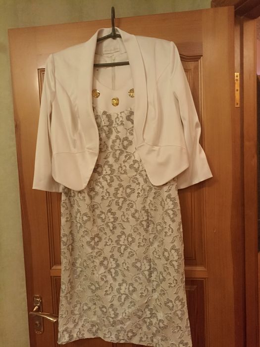 Костюм святковий