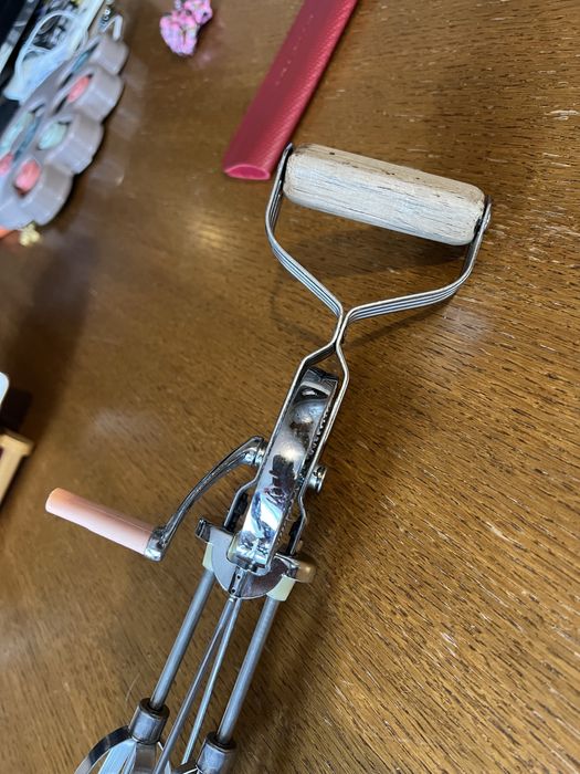 Ręczny retro mikser na korbkę firmy Prestige