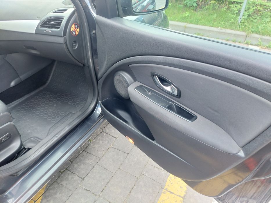 Рено Флюенс 2011р. 1.6 автомат, газ/бензин